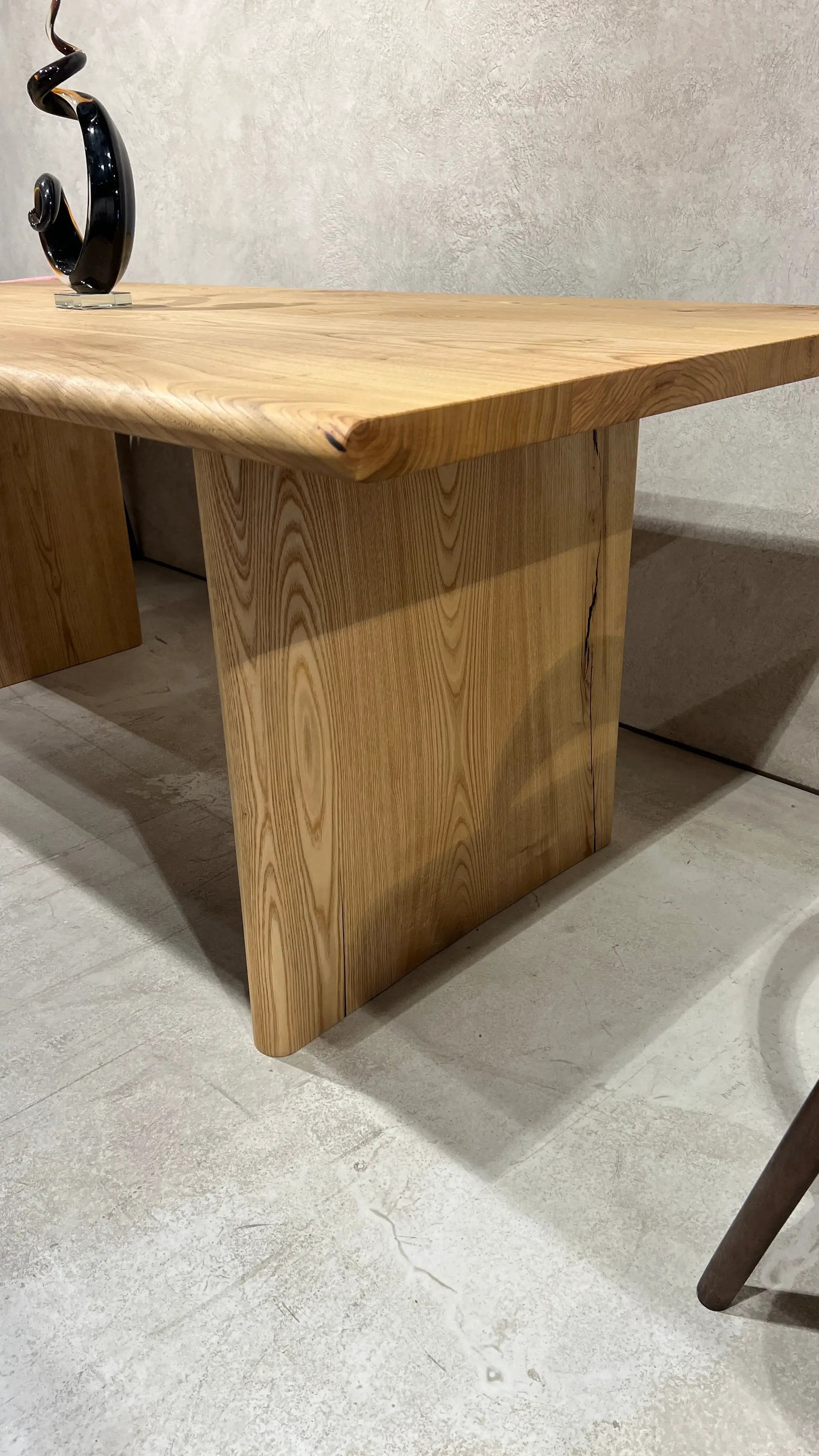Minimal Solid Dining Table by Gizz