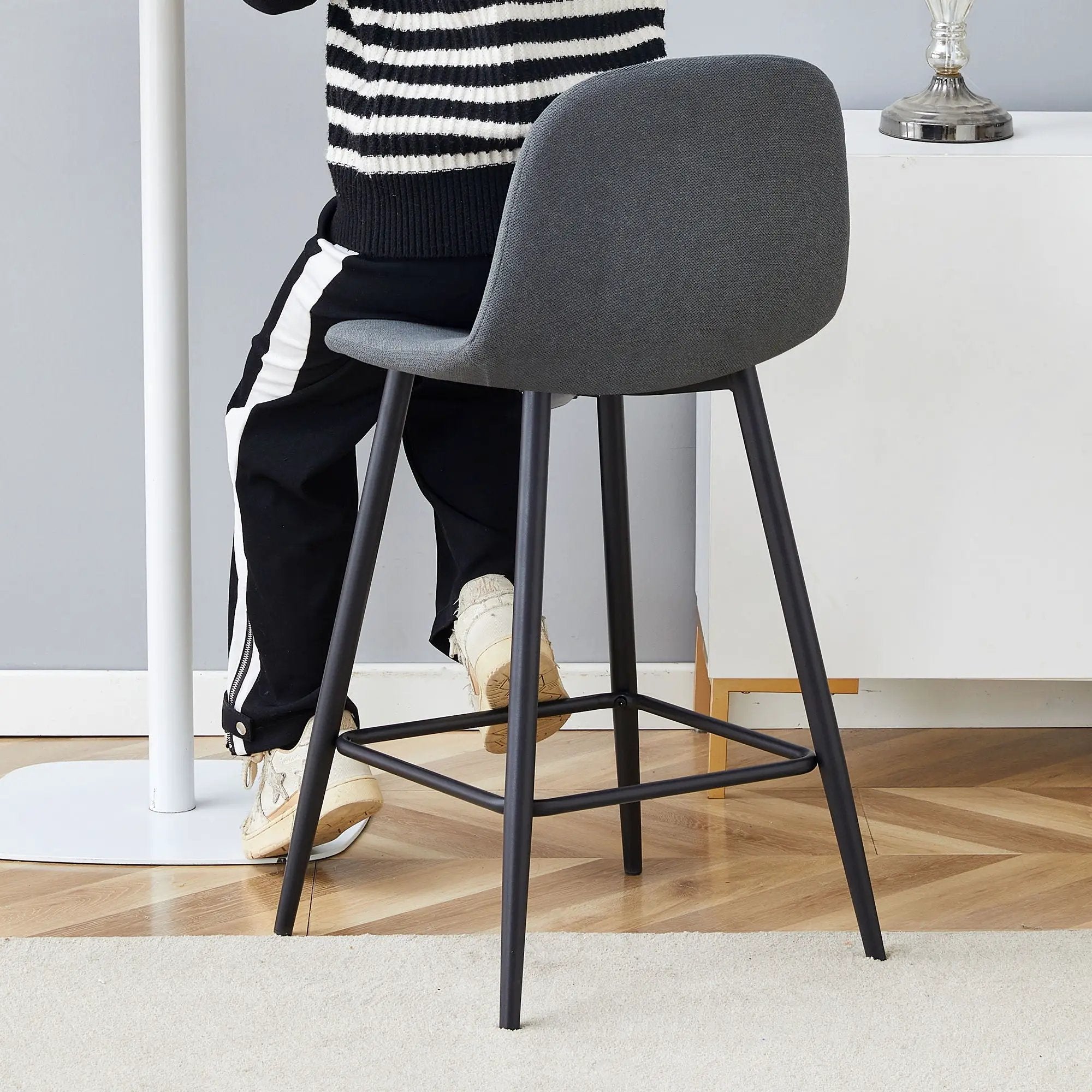 Modern Bar Chair Rounded Backrest (Set of 2)