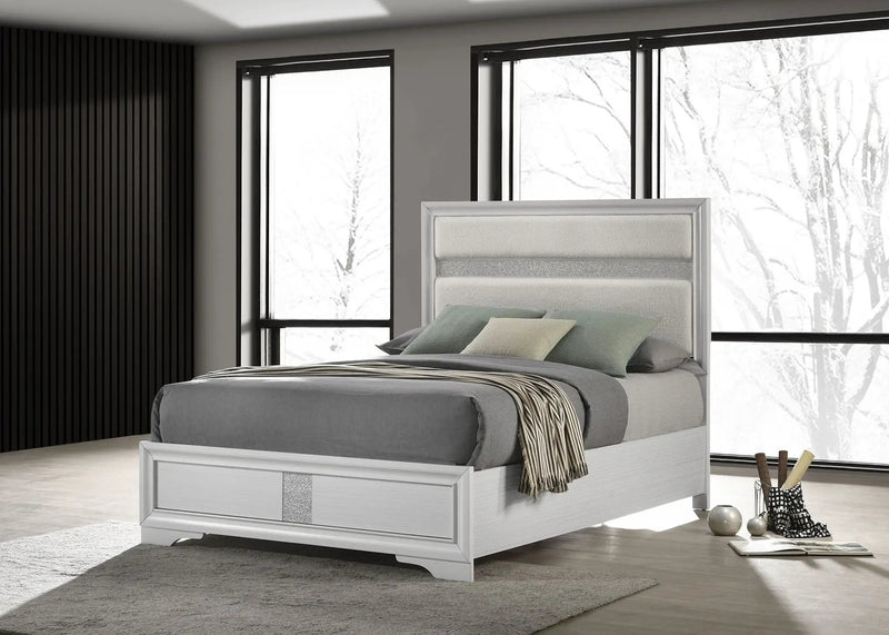 Miranda 54-inch Upholstered Full Panel Bed White by Unique Piece Furniture
