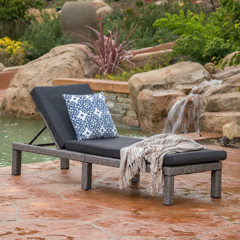 Puerta KD Chaise Lounge, Mixed by HouseOfZazla