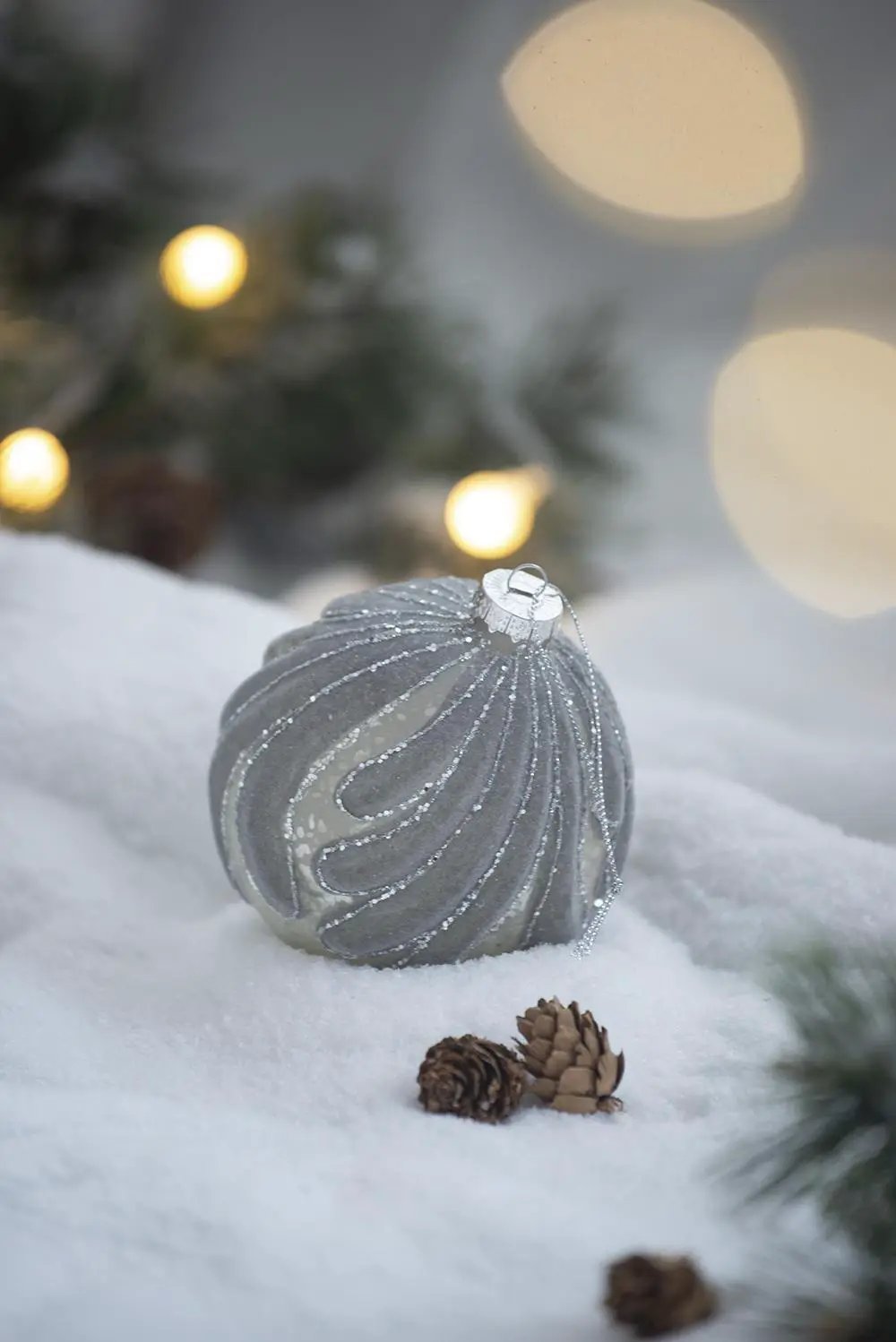 Decorative Hanging Glass Christmas Ball Ornaments - Set of 6 by HouseOfZazla