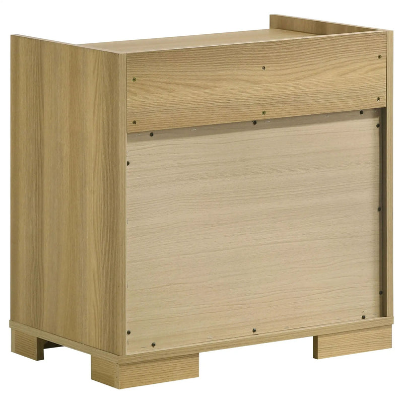 Hyland 4-piece Queen Bedroom Set Natural by Unique Piece Furniture
