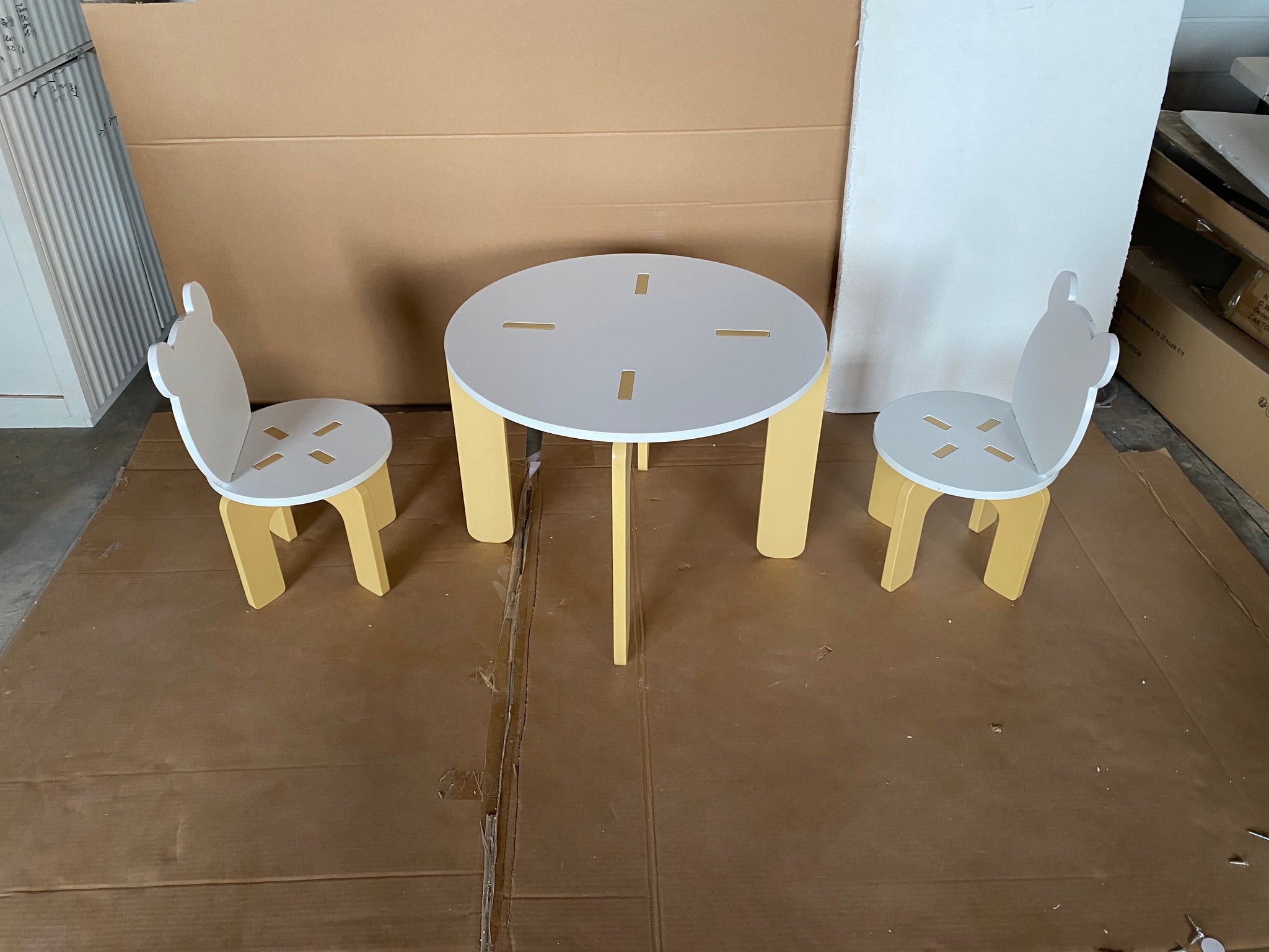 Kids Table and Chair Set by HouseOfZazla
