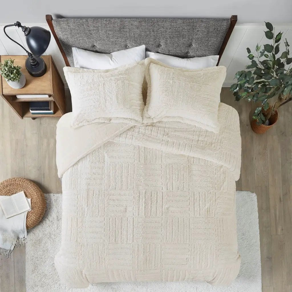 King/Cal King Fur Down Alternative Comforter Mini Set by HouseOfZazla