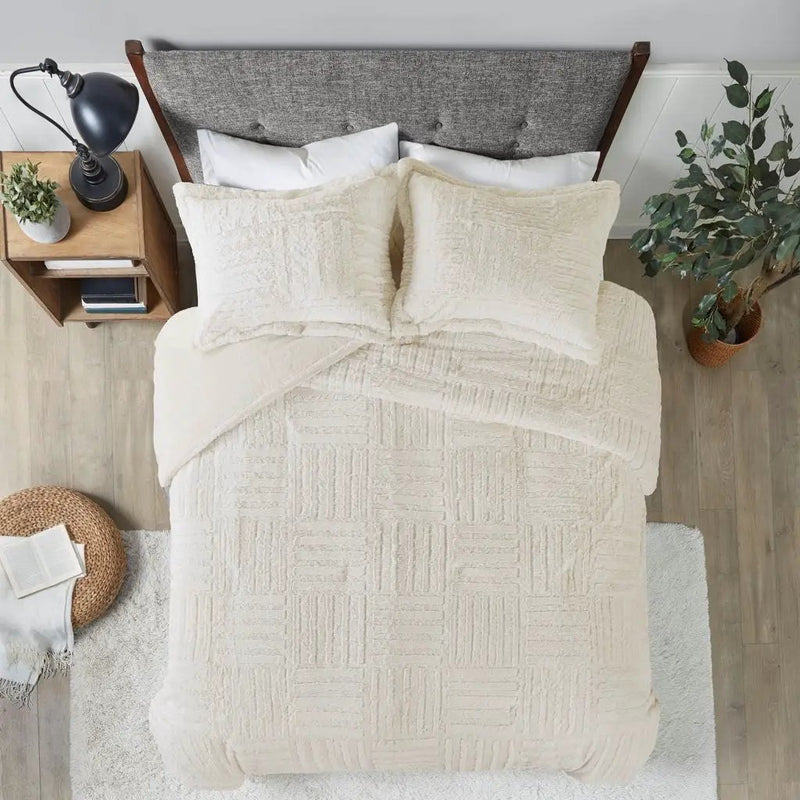 King/Cal King Fur Down Alternative Comforter Mini Set by HouseOfZazla