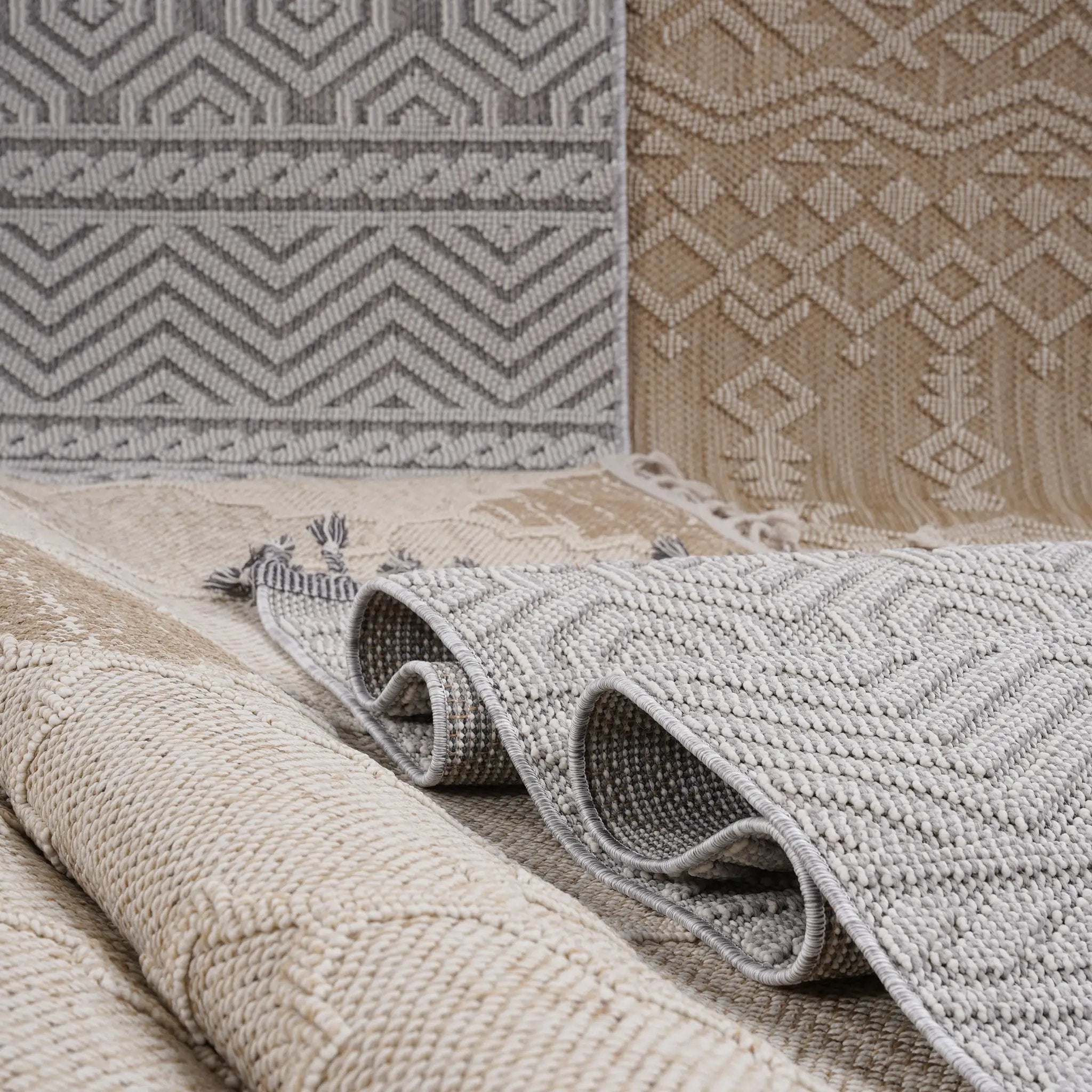 Guros Collection 6.7X9 Area Rug by HouseOfZazla
