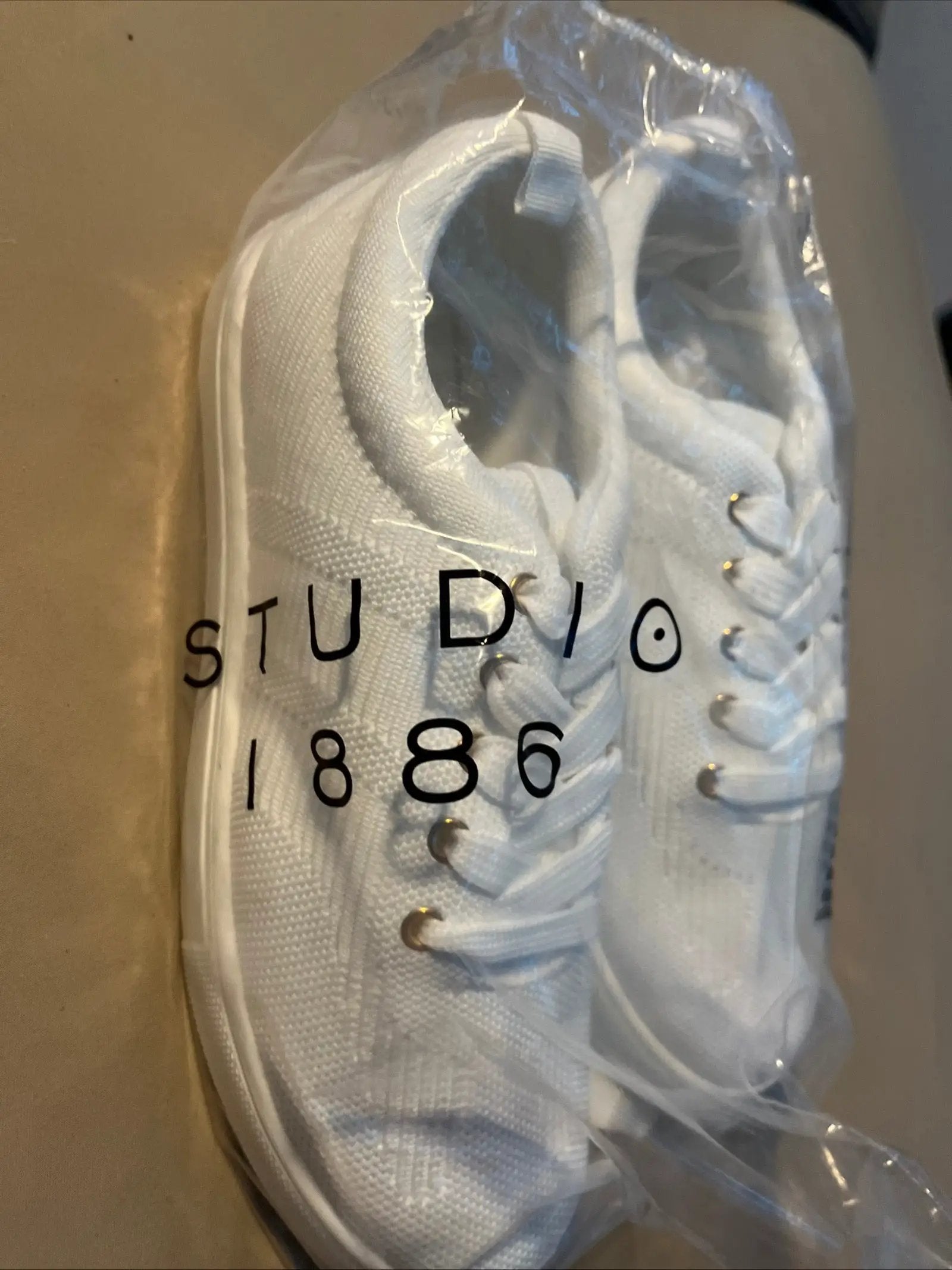 size 8 Avon Studio 1886 white tennis shoes by Selzalot