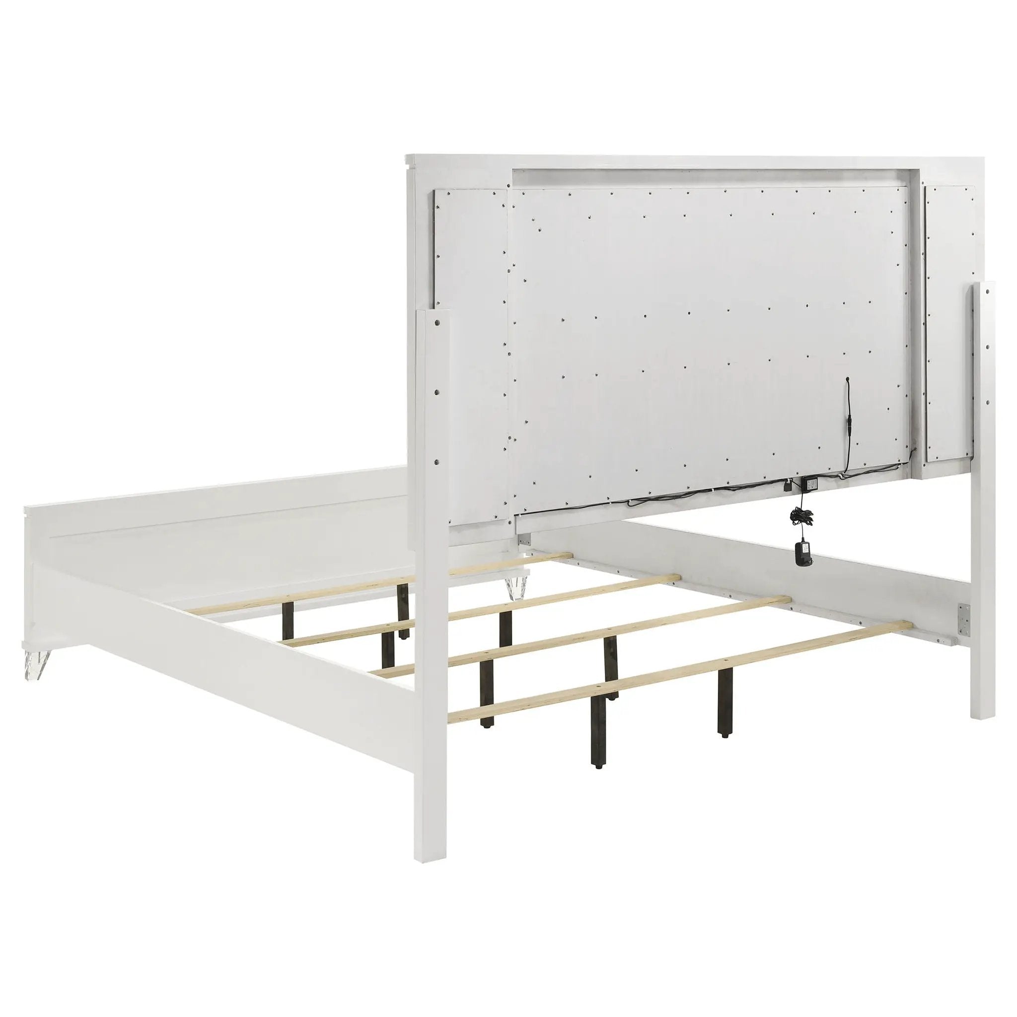 Marmore 4-piece Eastern King Bedroom Set White by Unique Piece Furniture