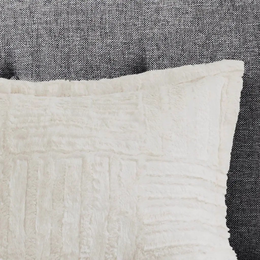 Full/Queen Fur Down Alternative Comforter Mini Set by HouseOfZazla