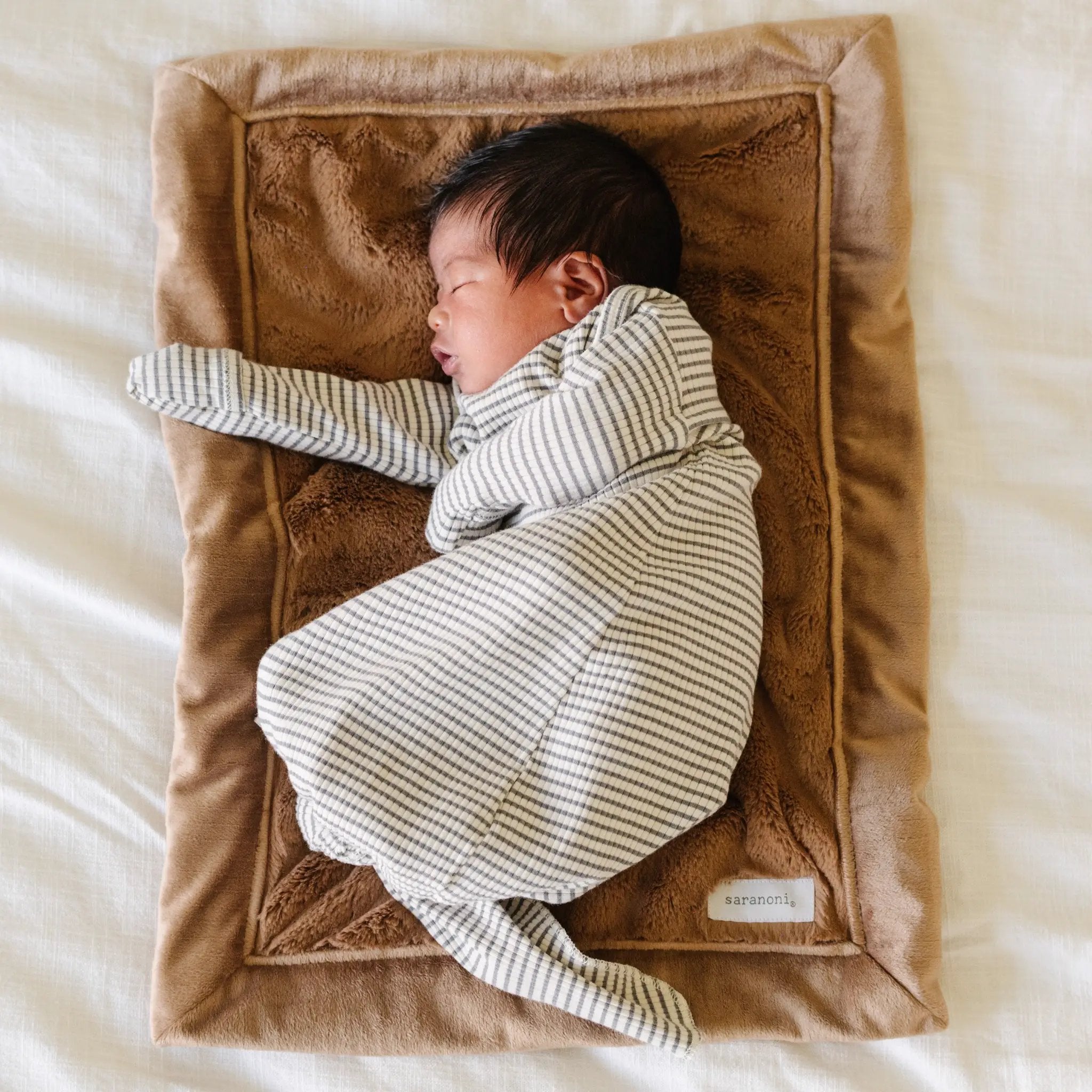 Lush Mini Blankets by Saranoni by HouseOfZazla