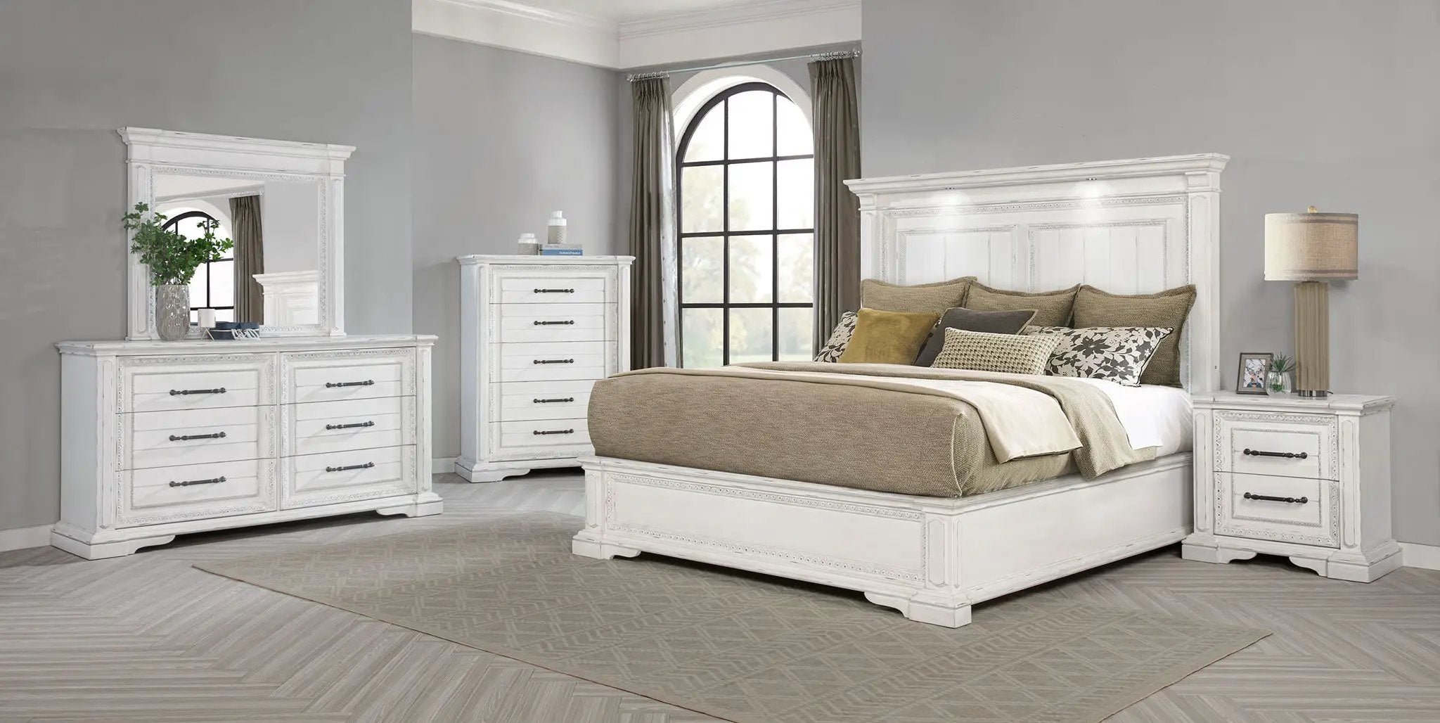 McKinney 5-piece Queen Bedroom Set Vintage White by Unique Piece Furniture