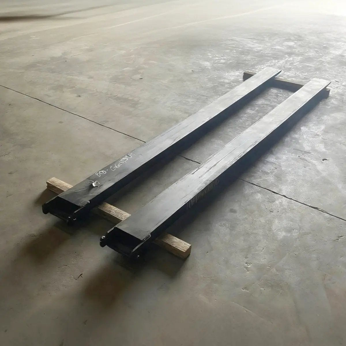 Greatbear 10ft Forklift Extensions 6” Wide Forks, 6600lbs Capacity (Pair) by Chery Industrial