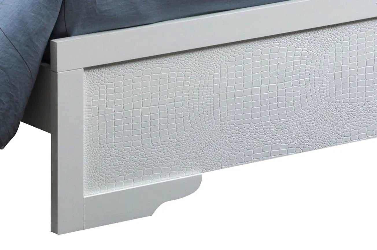 LED Elegant Bed by HouseOfZazla