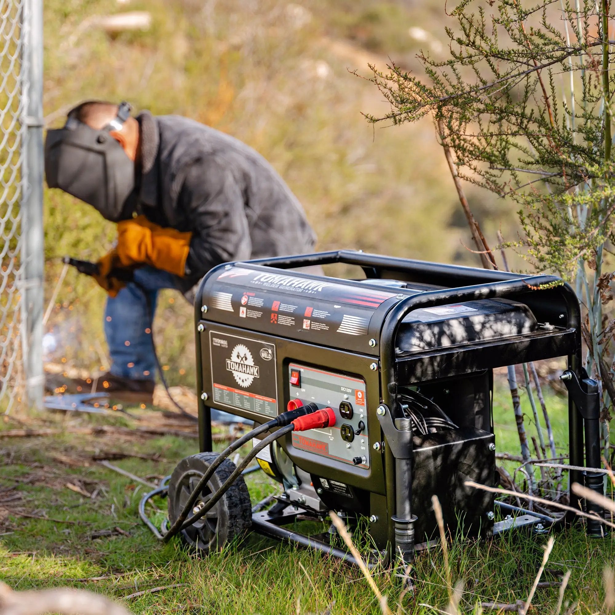 120 Amp Engine Driven Welder Generator 2200 Watt 7 HP Gas Powered by Tomahawk Power