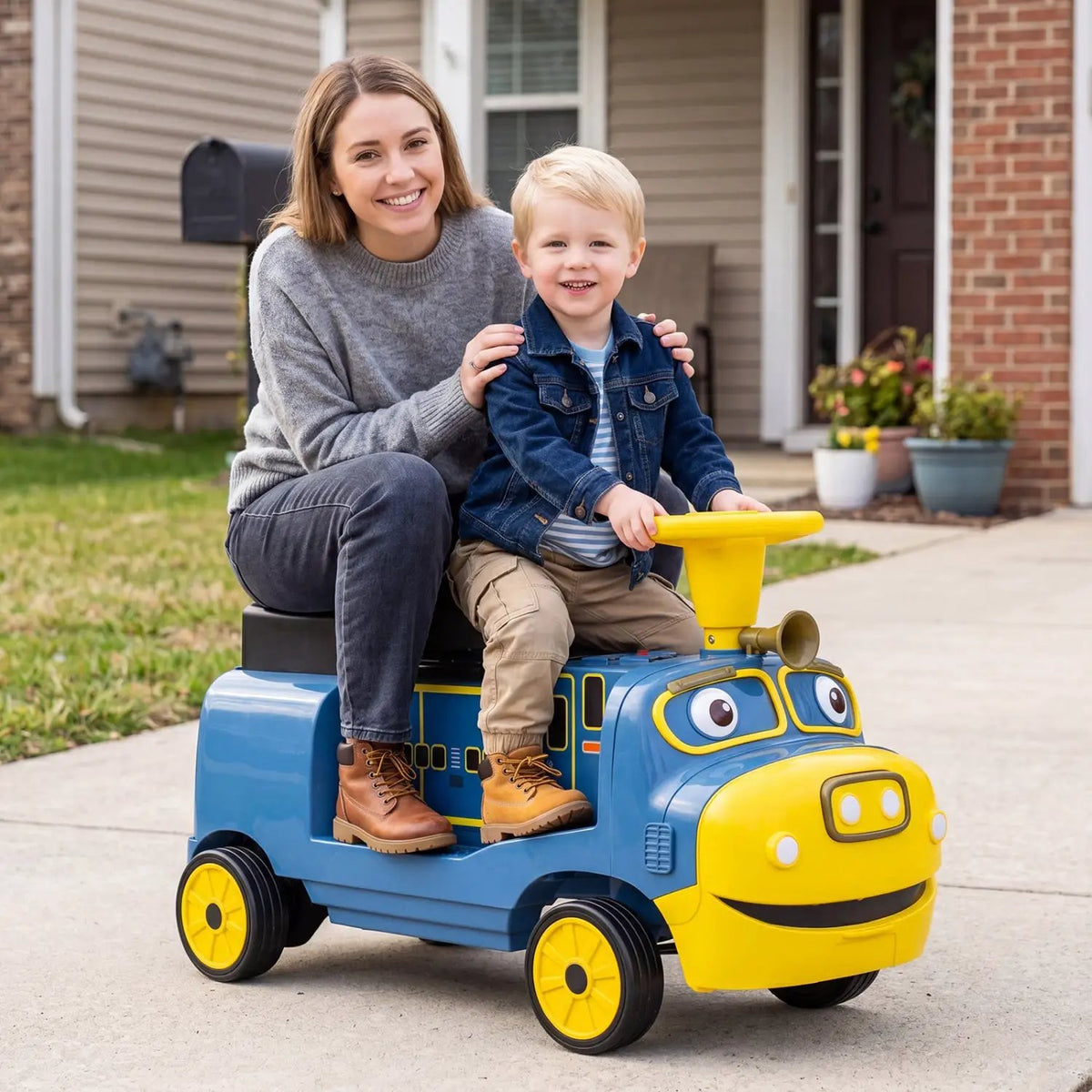 12V Kids Ride-On Train 3-Seater with Detachable Carriage, photo 2 of 16