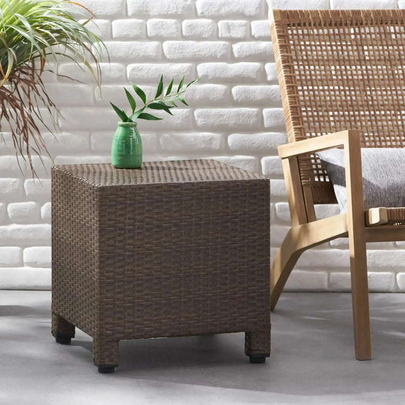 Puerta - Minimalist Style Accent Table by HouseOfZazla