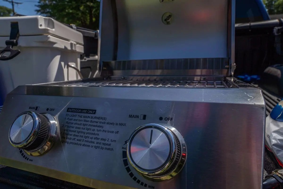 13742 | Stainless Tabletop Propane Gas Grill by Monument Grills