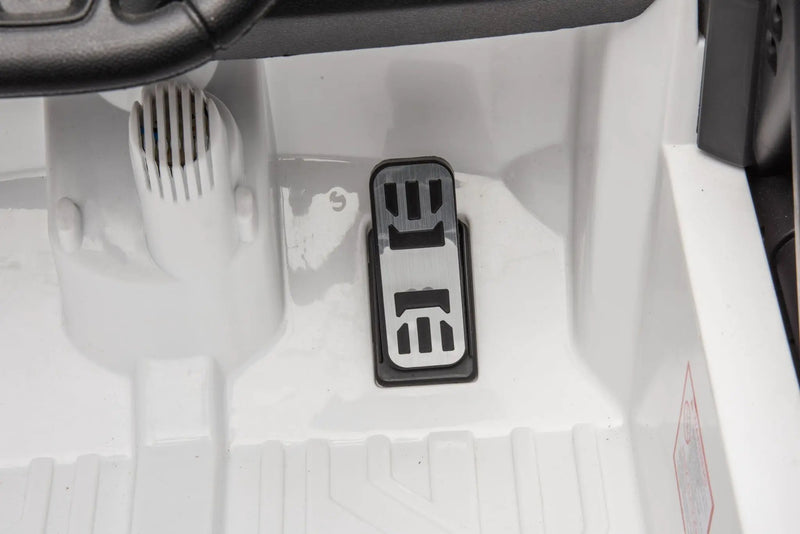 12V7A 30W*2 Four-Wheel Drive Seat One Button Start, Forward And Backward, High And Low Speed, Music, Front Light, Power Display, Two Doors Can Open, 2.4G R / C, Seat Belt Four Wheel Absorber by HouseOfZazla