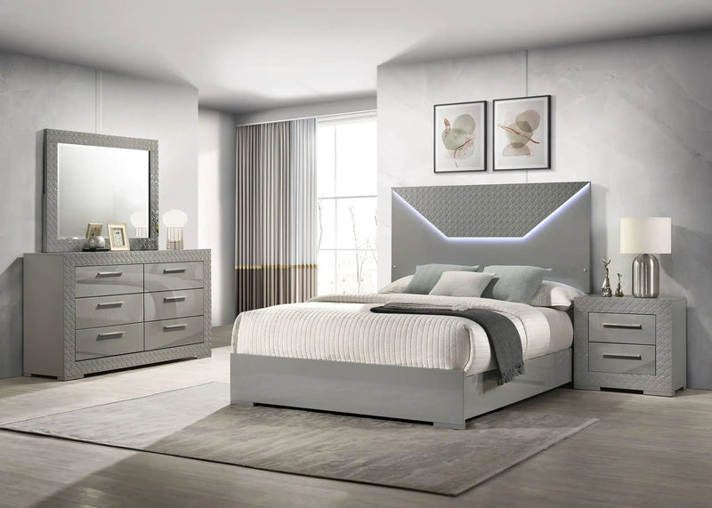 Ives 4-piece Eastern King Bedroom Set Grey High Gloss by Unique Piece Furniture