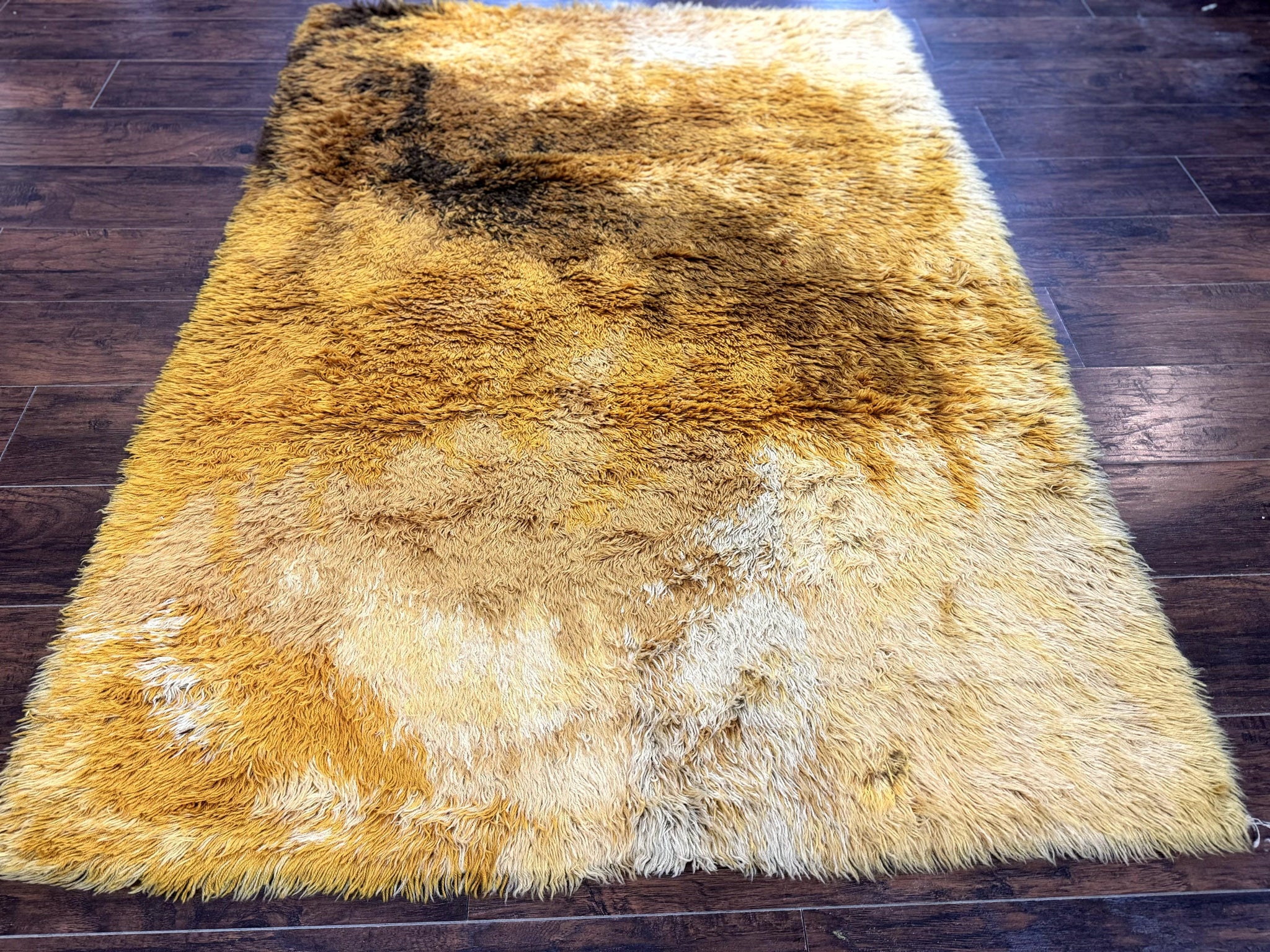 Rya Shag Rug 4.6 x 6, Shades of Yellow, Mid Century Vintage Carpet by Jewel Rugs