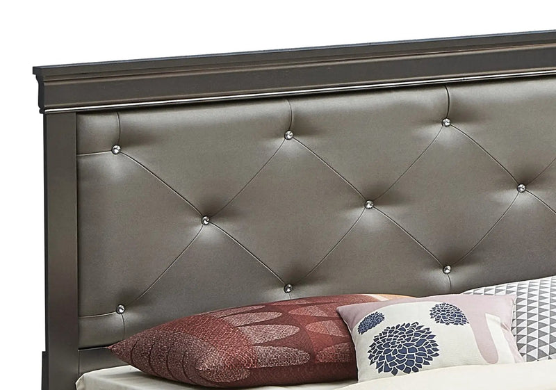 Chic Elegantly Designed Transitional Bed by Unique Piece Furniture