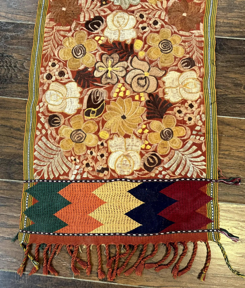 Vintage Table Runner 1.5 x 7.5, Floral by Jewel Rugs