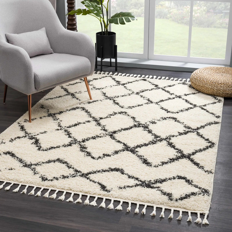Wallagrass Beige/Black Trellis Tassel Shag by Hauteloom