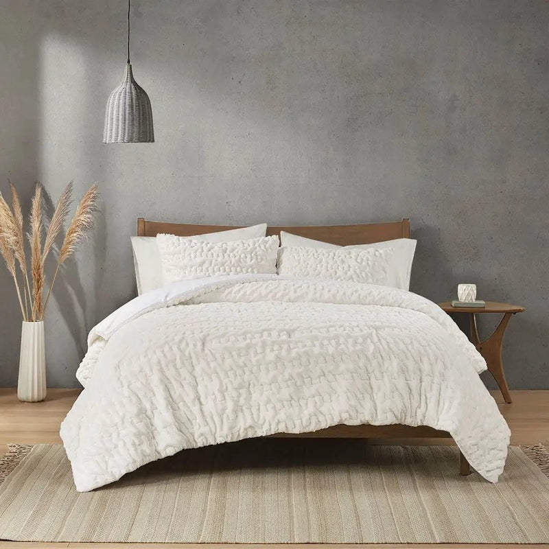 Full/Queen Ruched Fur Down Alternative Comforter Set by HouseOfZazla