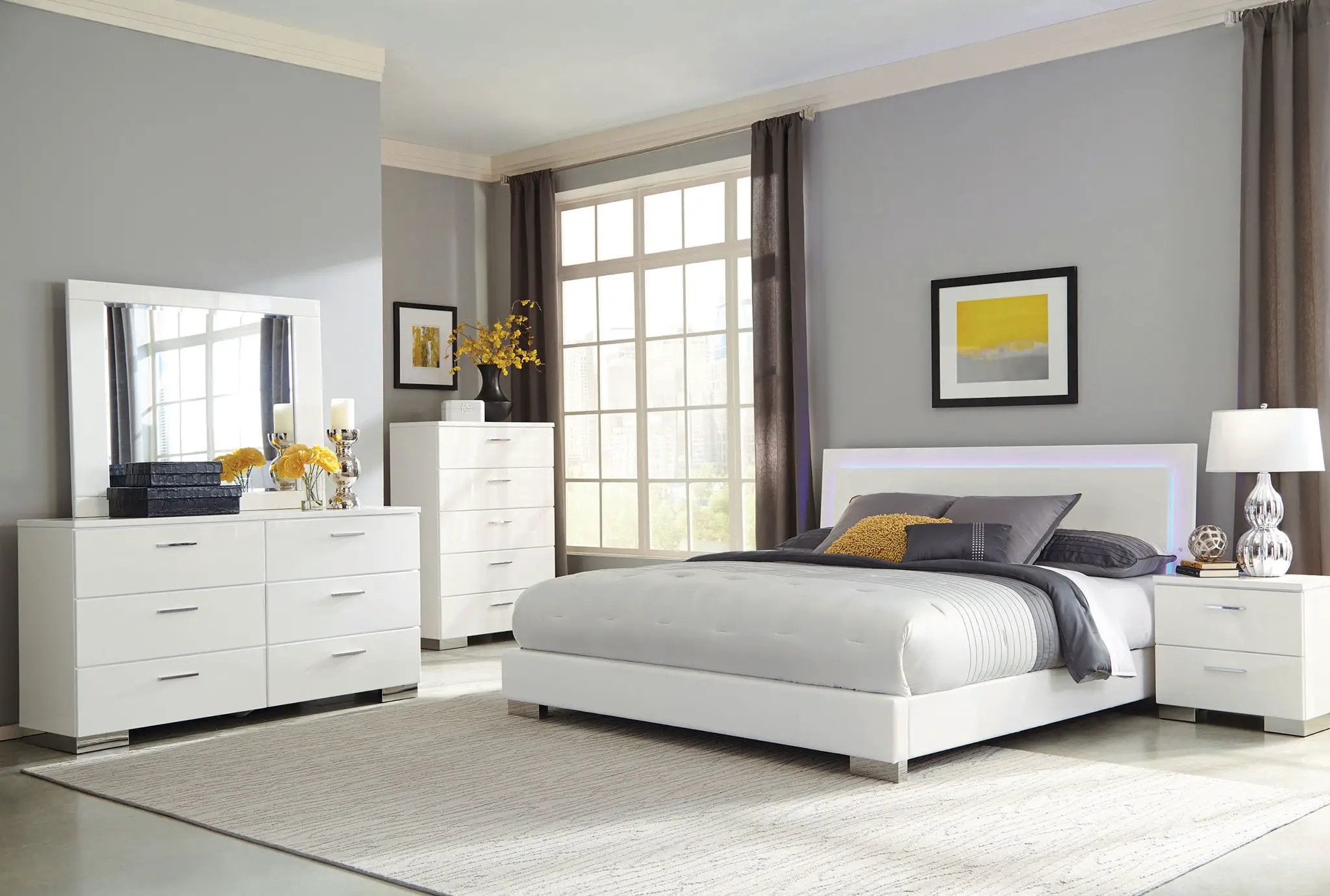 Felicity 5-piece California King Bedroom Set White Gloss by Unique Piece Furniture
