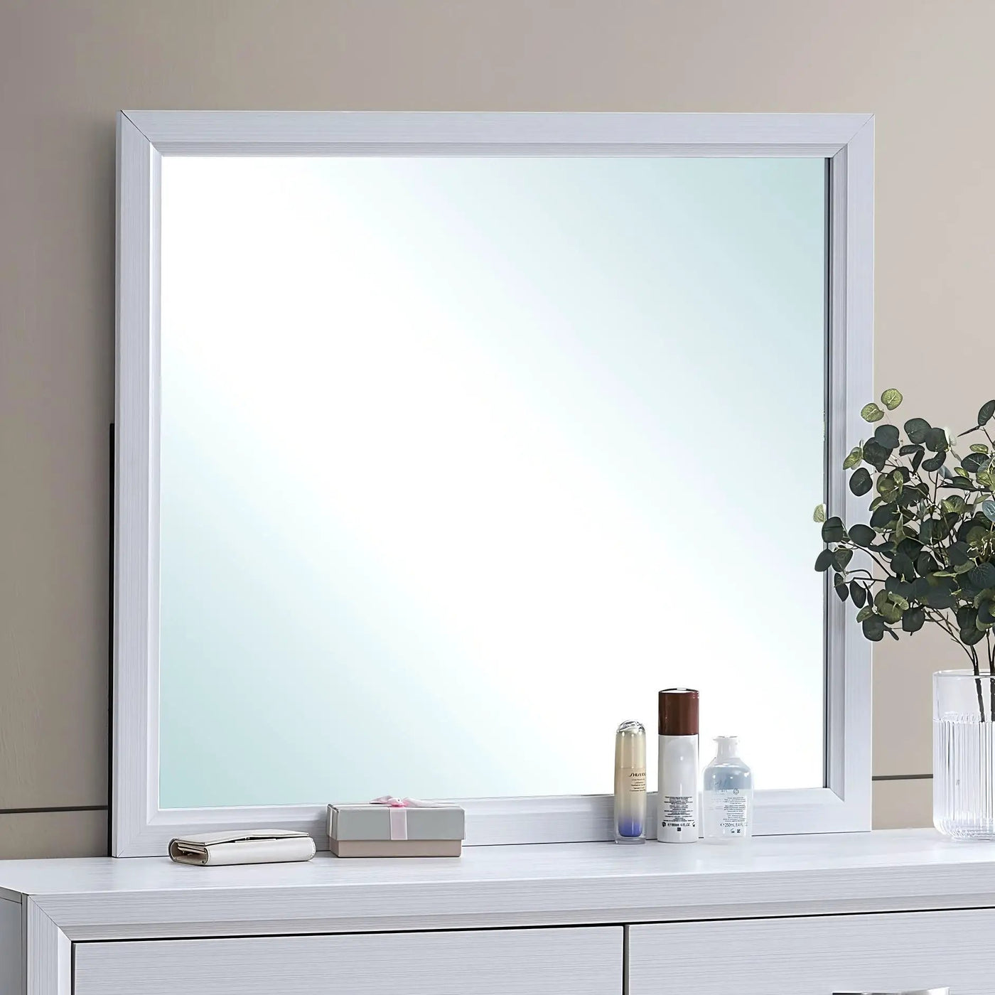 Glasgow - Mirror With Minimalist Design And Low Distortion Glass by Unique Piece Furniture