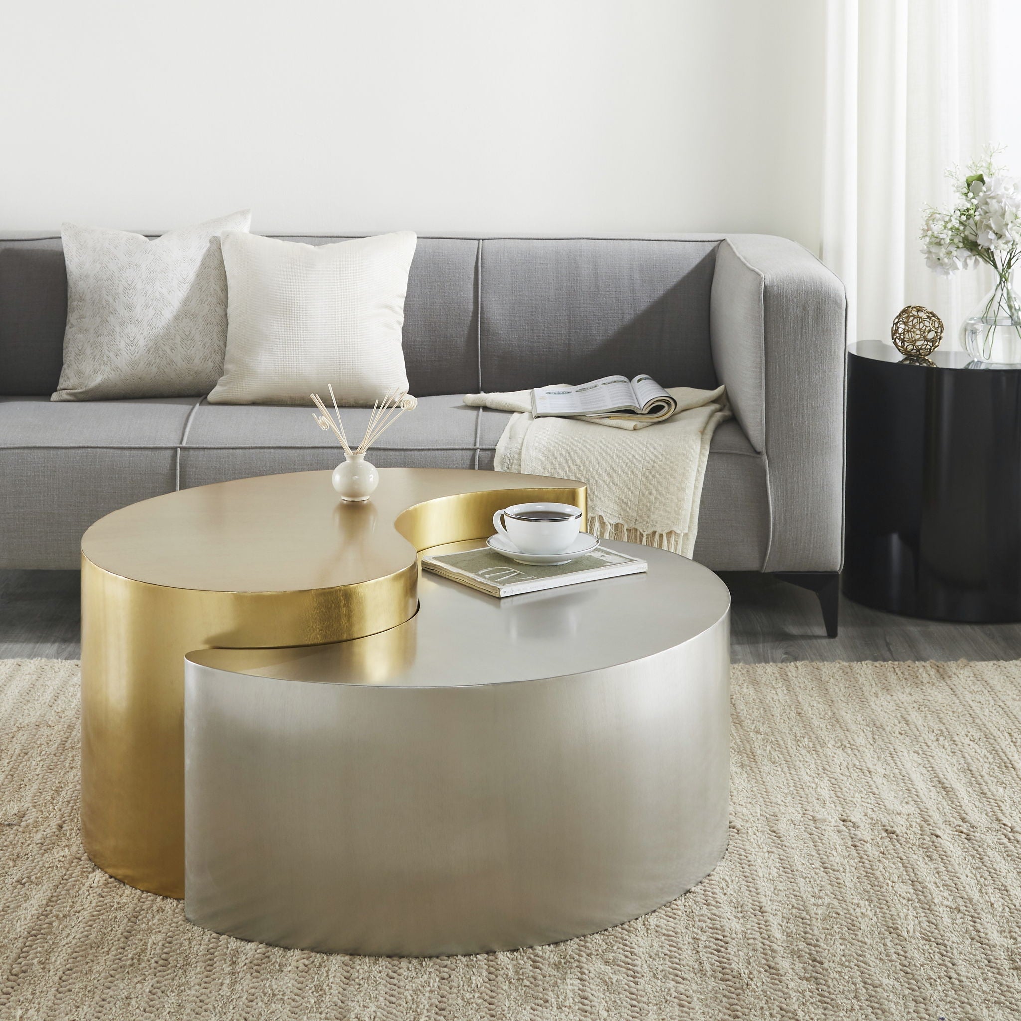 Ying Yang - Table by HouseOfZazla