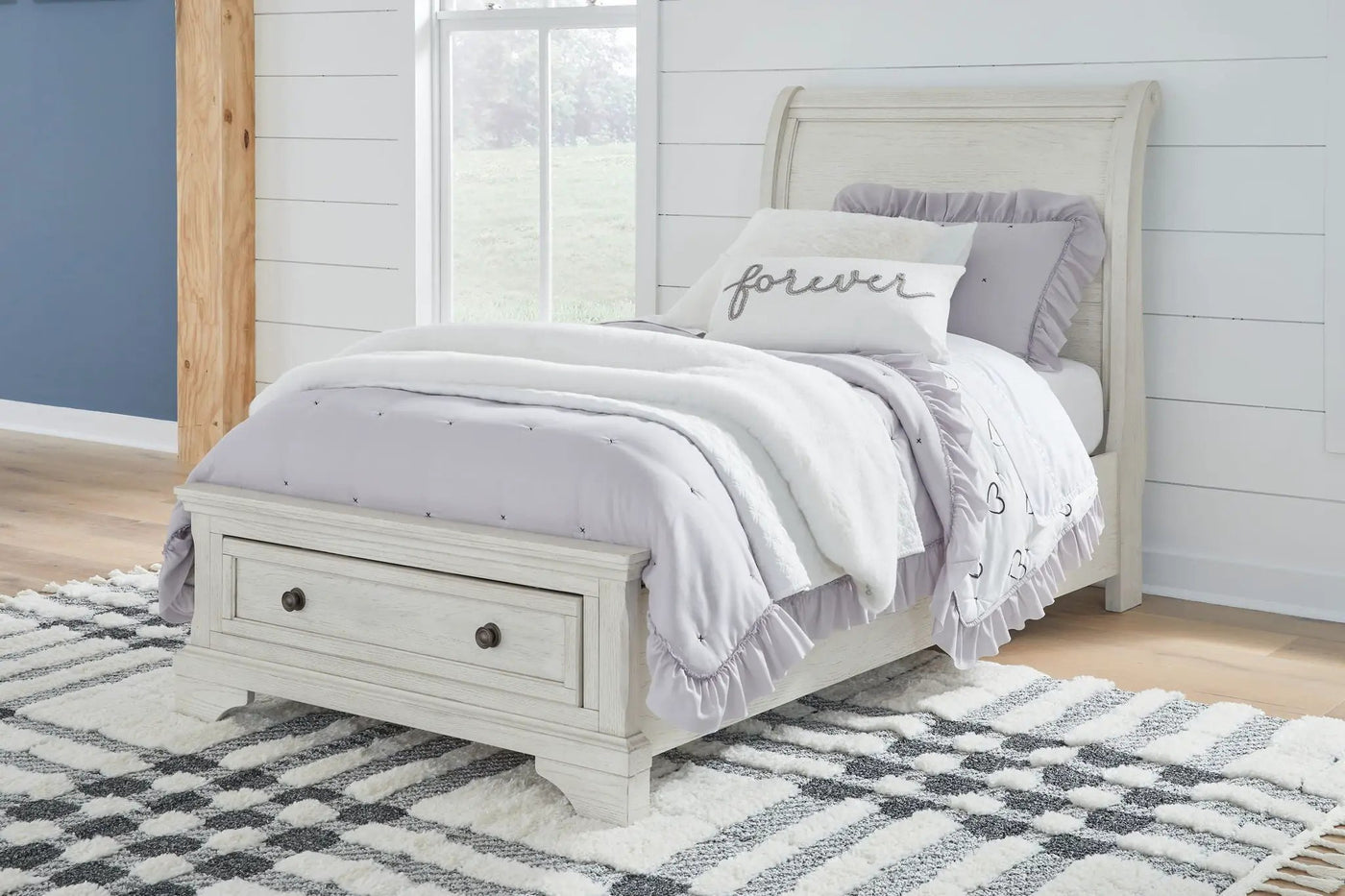 Robbinsdale - Sleigh Bed by Unique Piece Furniture