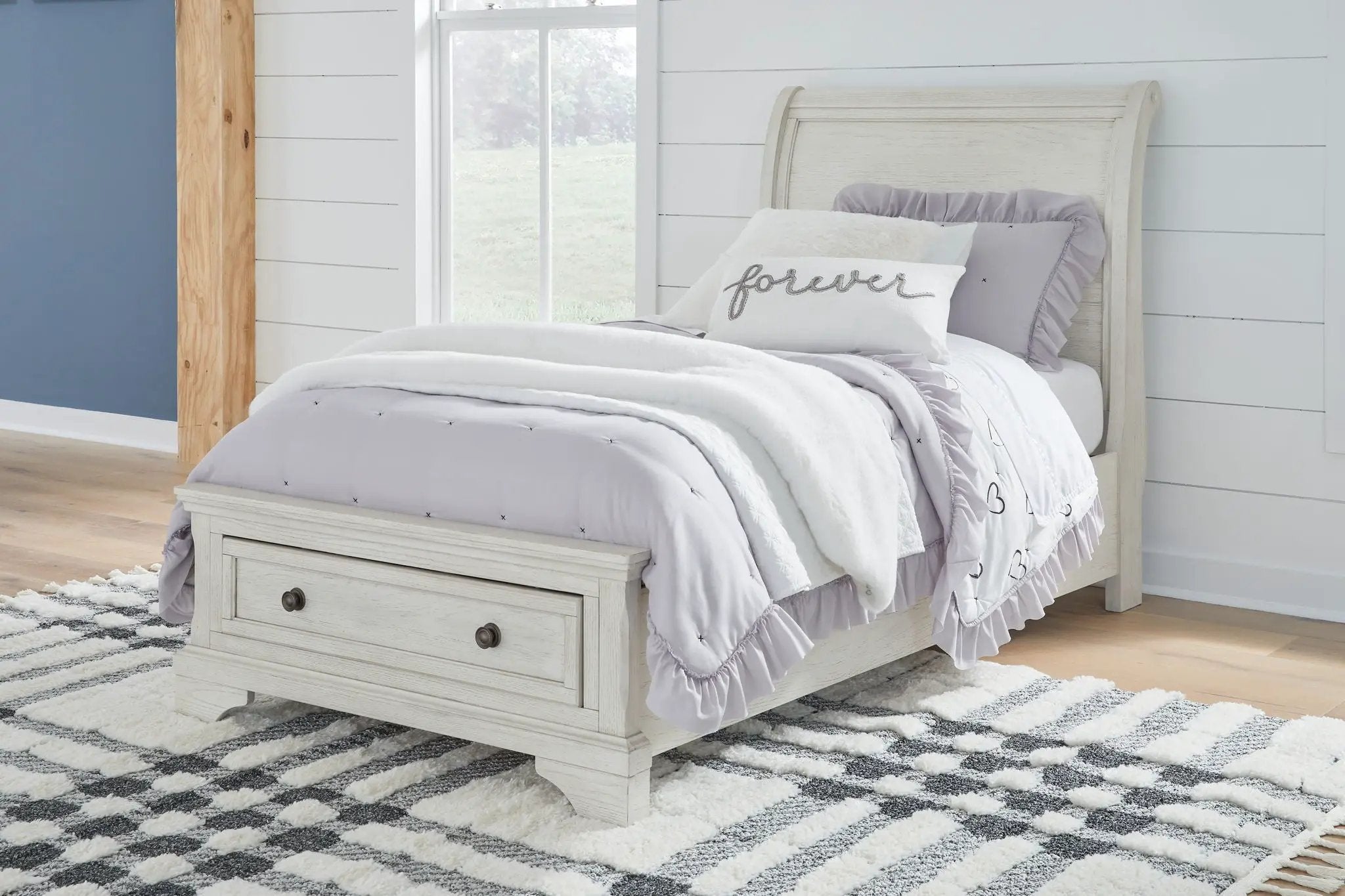 Robbinsdale - Sleigh Bed by Unique Piece Furniture