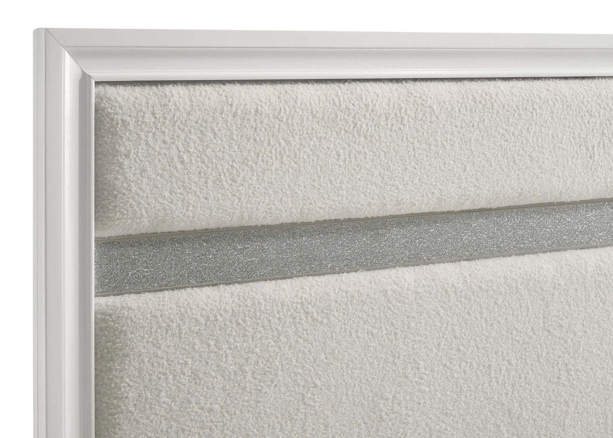 Miranda 54-inch Upholstered Full Panel Bed White by Unique Piece Furniture