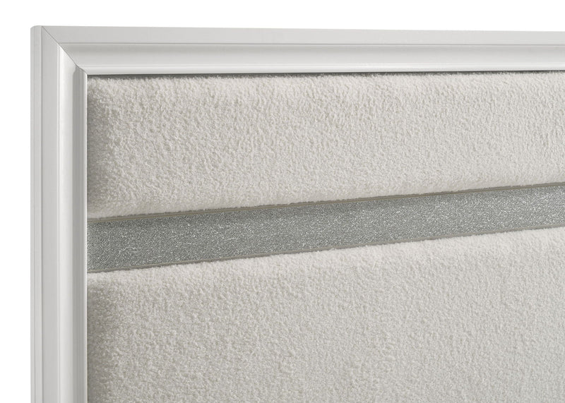 Miranda 54-inch Upholstered Full Panel Bed White by Unique Piece Furniture