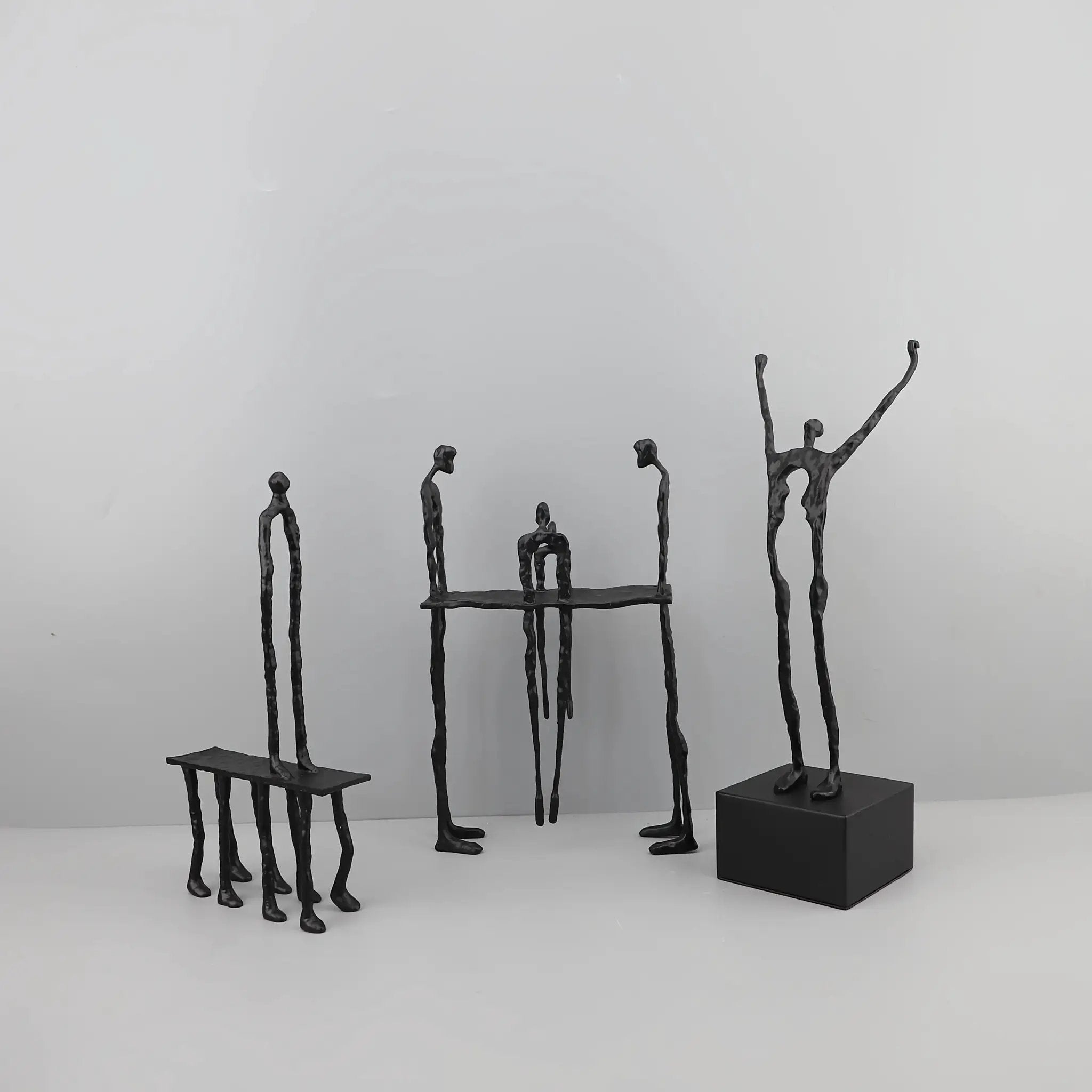 1pc Cast Iron and Marble Abstract Human Figurine Statue Art Piece, Suitable for Living Room, Office, Bookshelf, TV Cabinet - No Electricity Required, Office Artwork | Art Craft | Complex Design, Home Decor Statue, Available i by House Of Avana