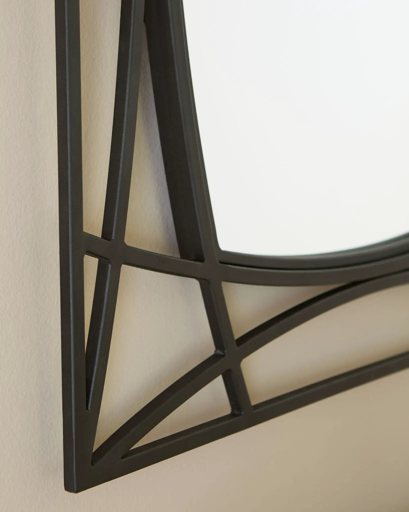 Freenville - Accent Mirror - Black by Unique Piece Furniture