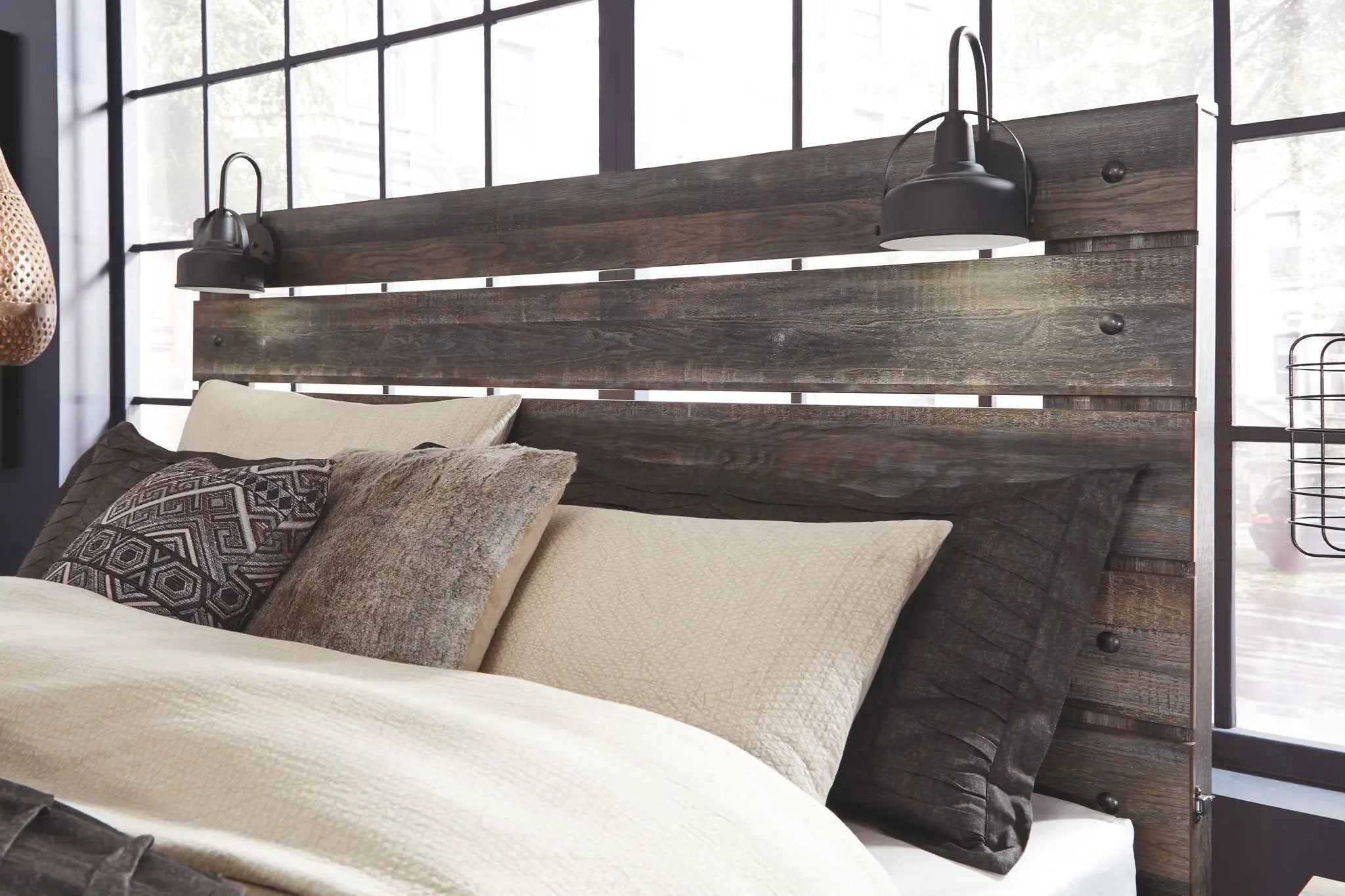 Drystan - Panel Bedroom Set by Unique Piece Furniture