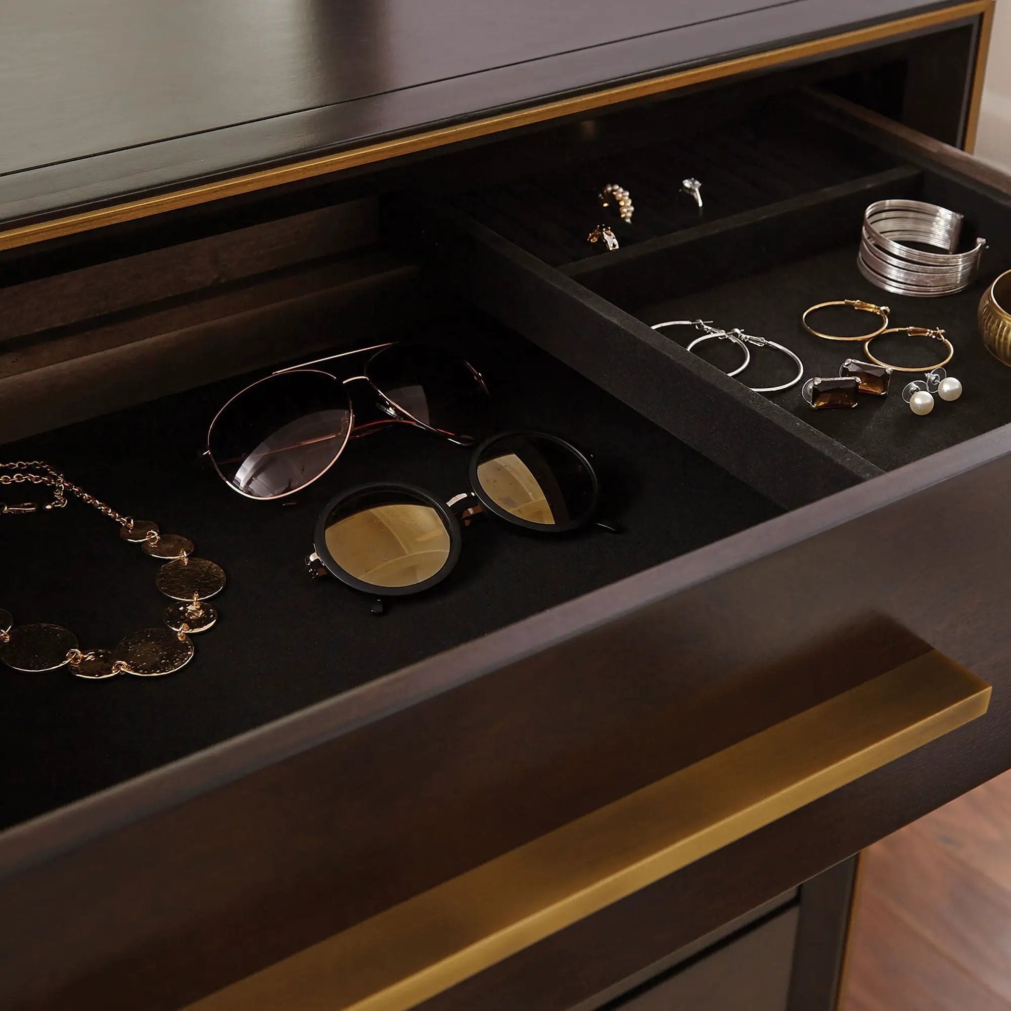 Prescott - 8 Drawer Dresser