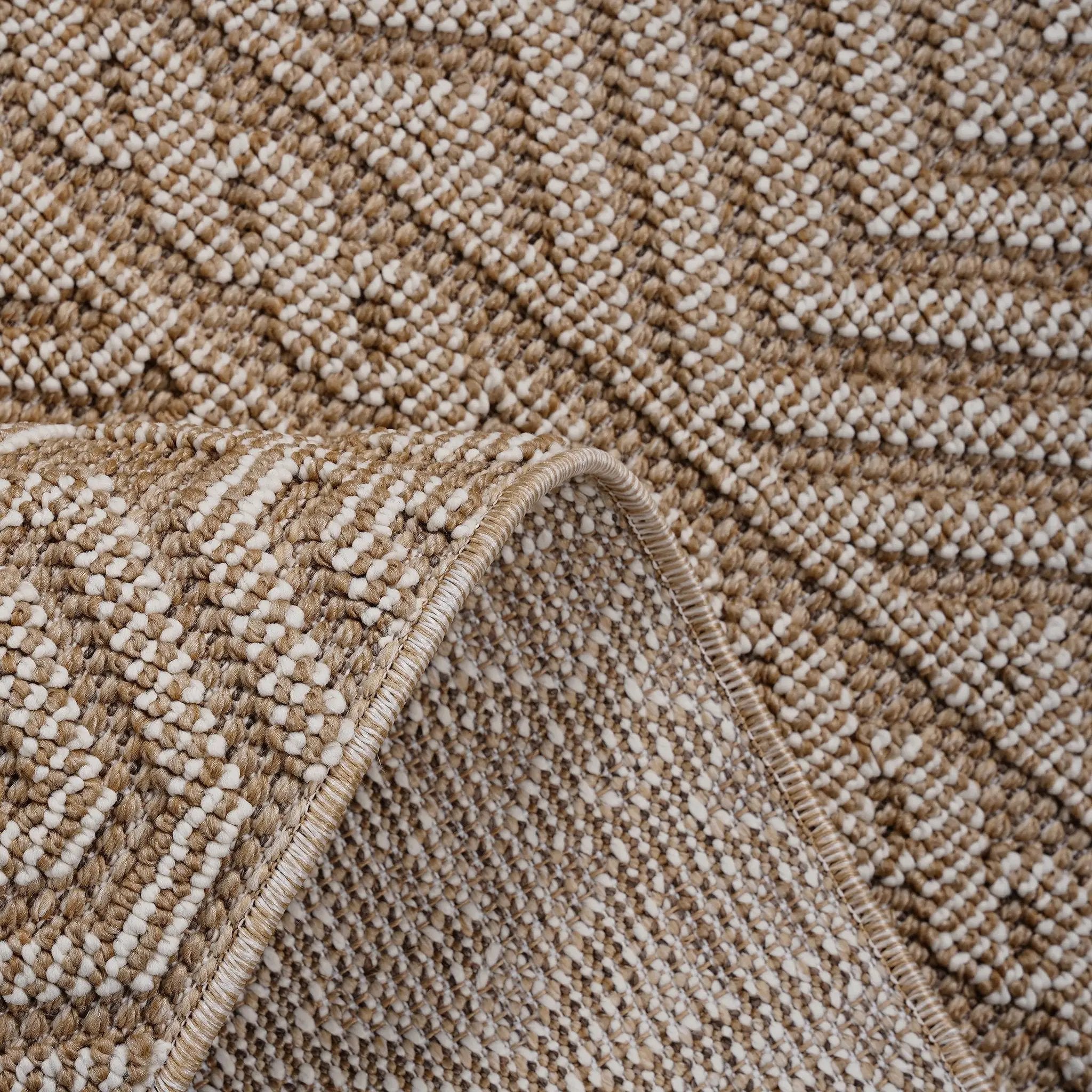 Guros Collection 6.7X9 Area Rug by HouseOfZazla