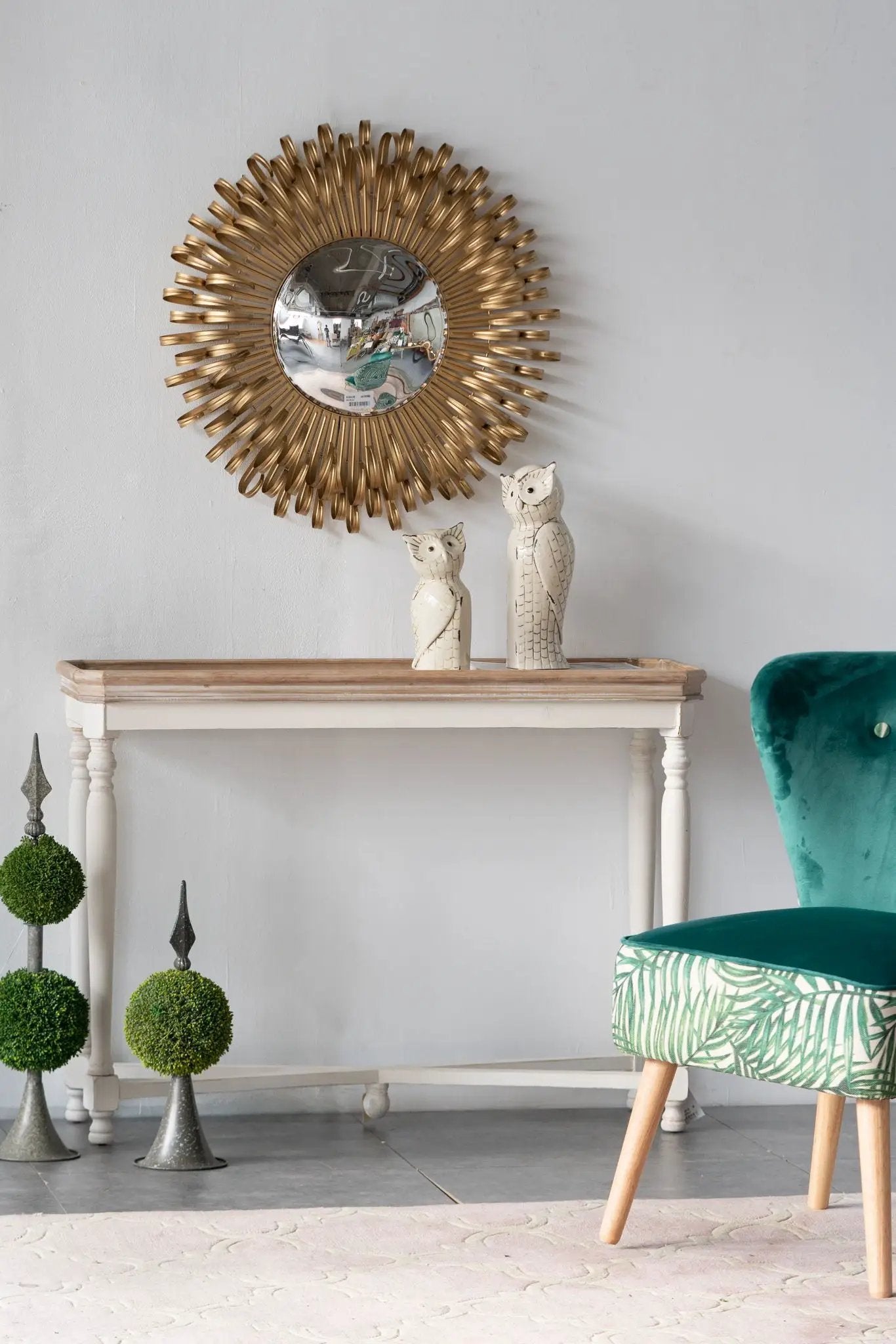 Sunburst Design Wall Mirror Decorative en For Entryway, Modern Living Room - Gold by Unique Piece Furniture