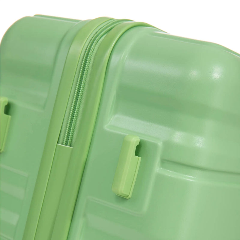 HIFINE Tourist 3-Piece Spinner Wheel Luggage Set in Green by HouseOfZazla