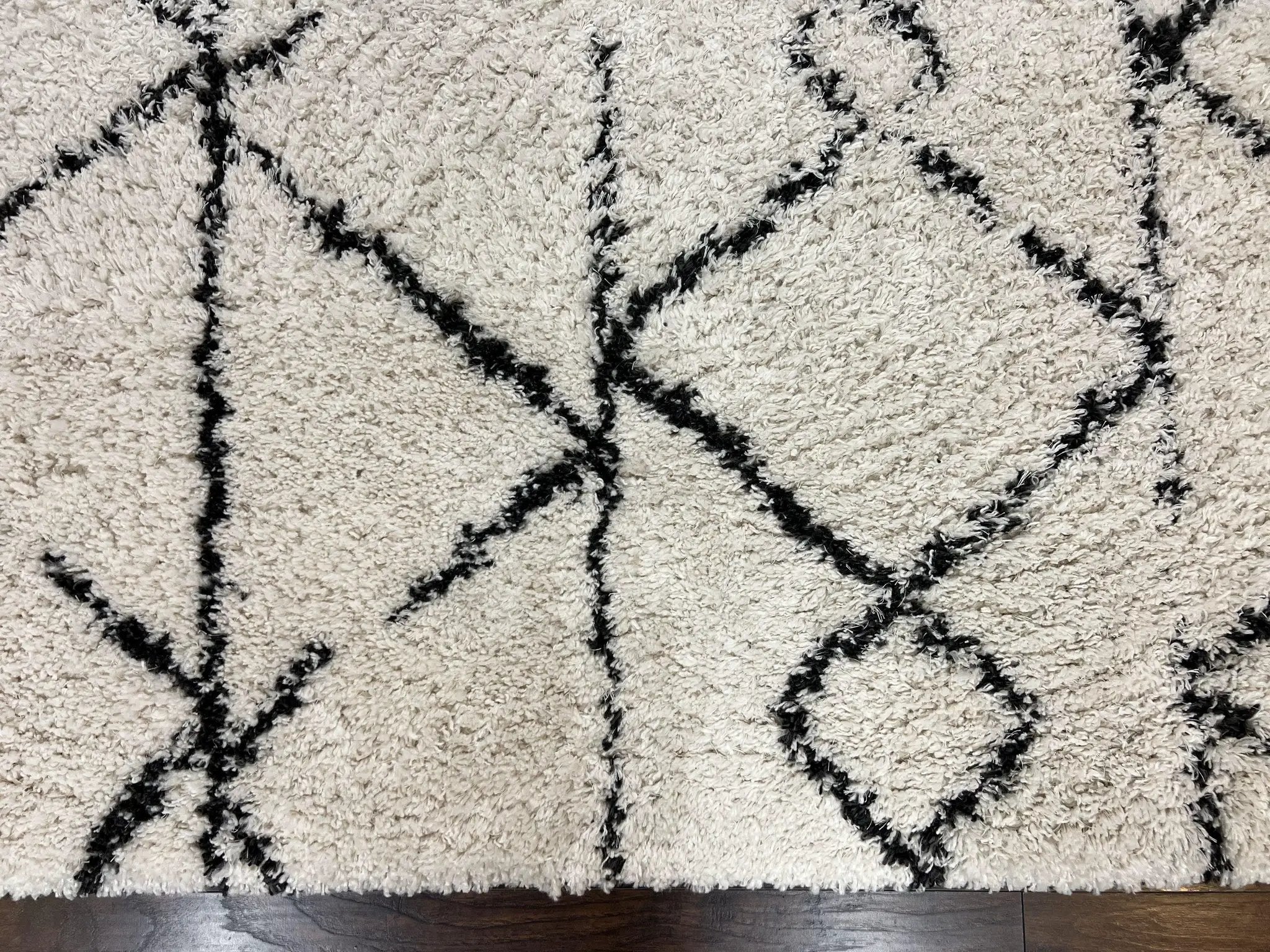 Modern Shag Rug 5x7, Ivory and Black Area Rug 5 x 7 ft by Jewel Rugs