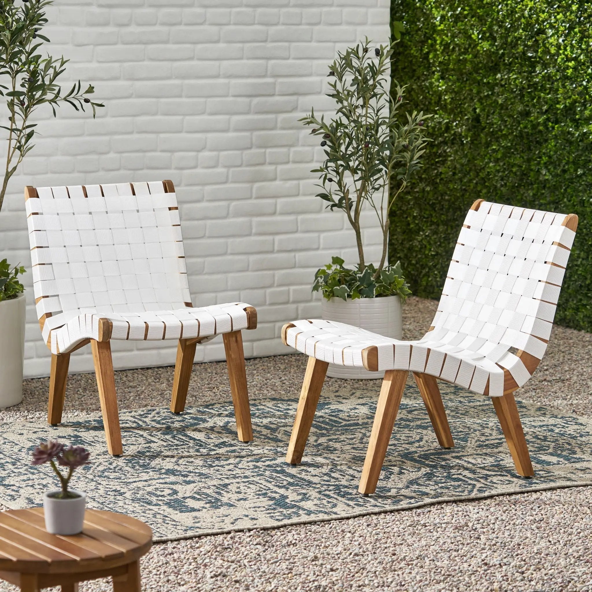 Charlotte Lounge Chair - White by HouseOfZazla