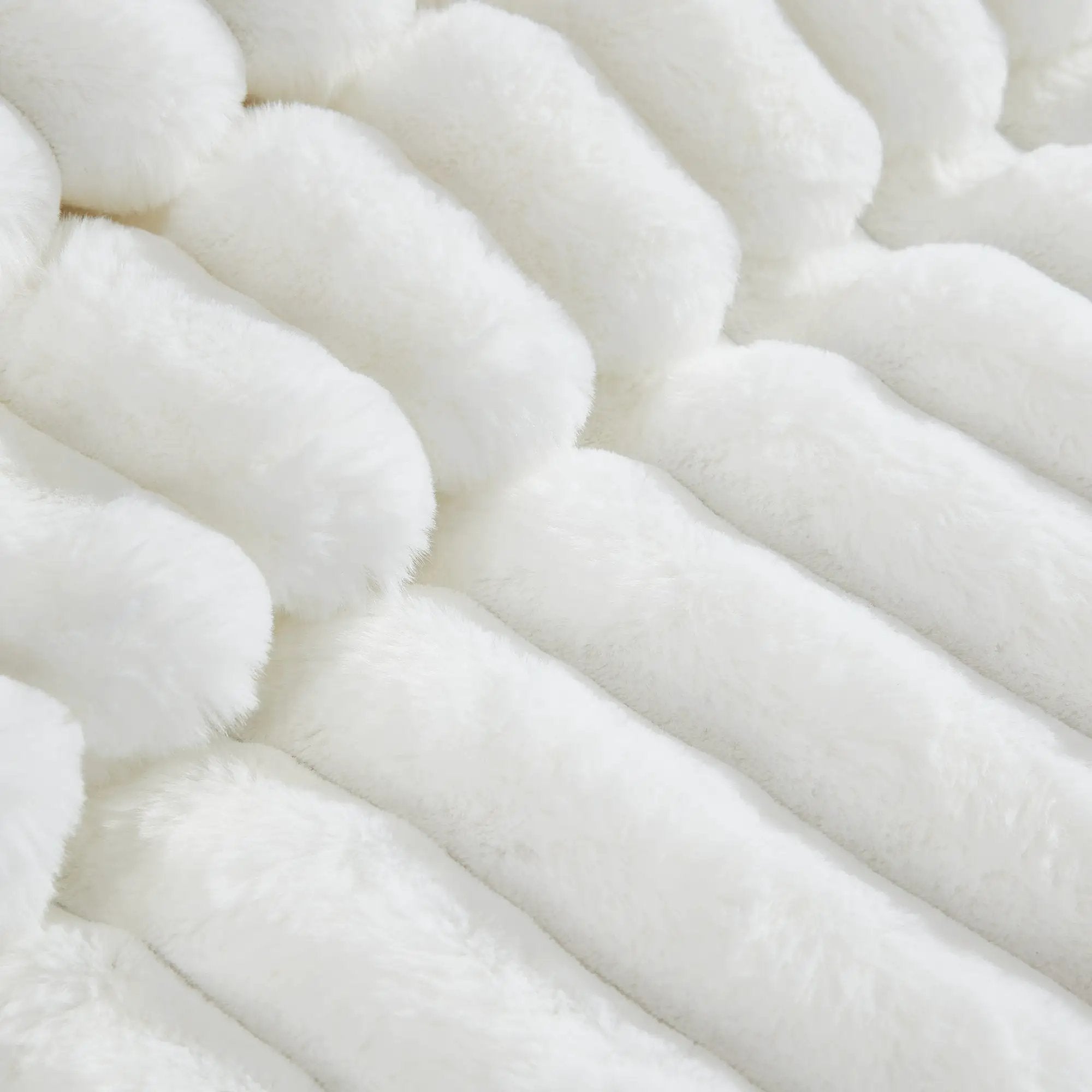Everett 4-Piece White Micro Mink King Bedding Ensemble by HouseOfZazla