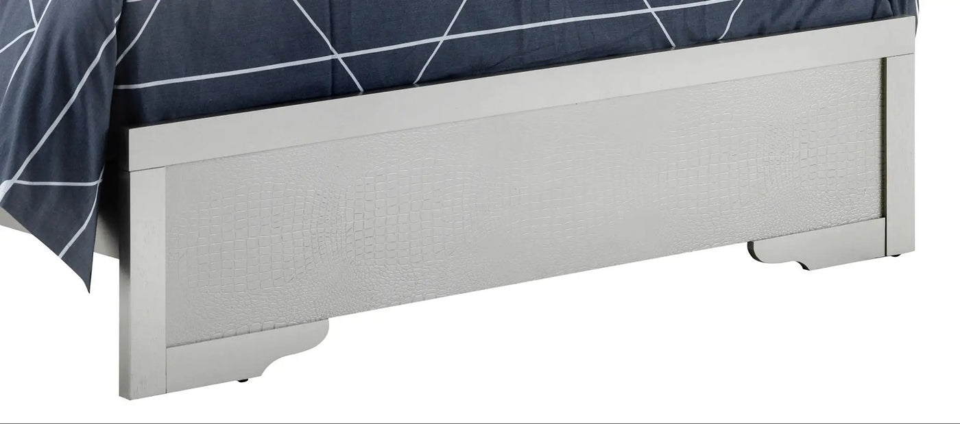 LED Elegant Bed by HouseOfZazla