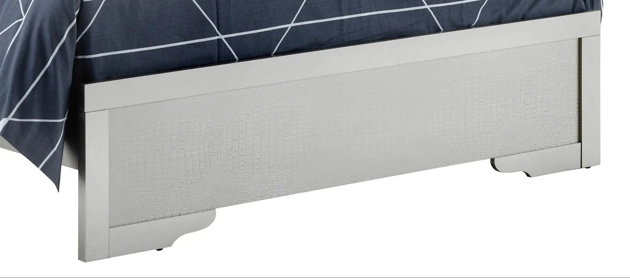 LED Elegant Bed by HouseOfZazla