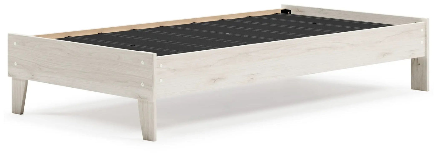 Socalle - Platform Bed by Unique Piece Furniture