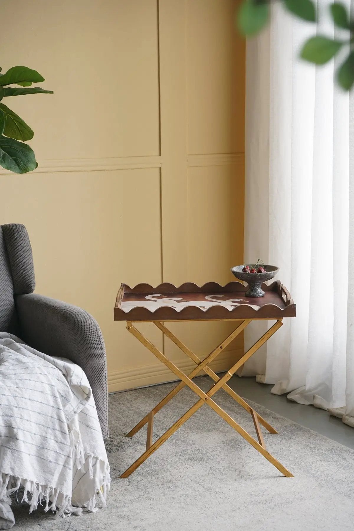 23.5x15.5x24 Brown MDF Tray Table with White Swan Motif and Iron Base by HouseOfZazla