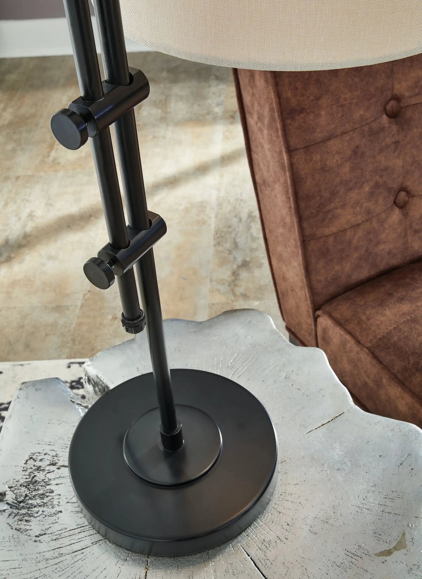 Baronvale - Metal Accent Lamp by Unique Piece Furniture